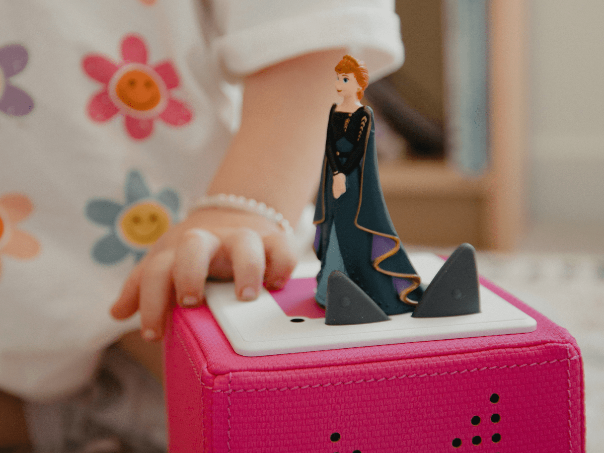 Child Playing With Disney Frozen 2: Anna Tonie