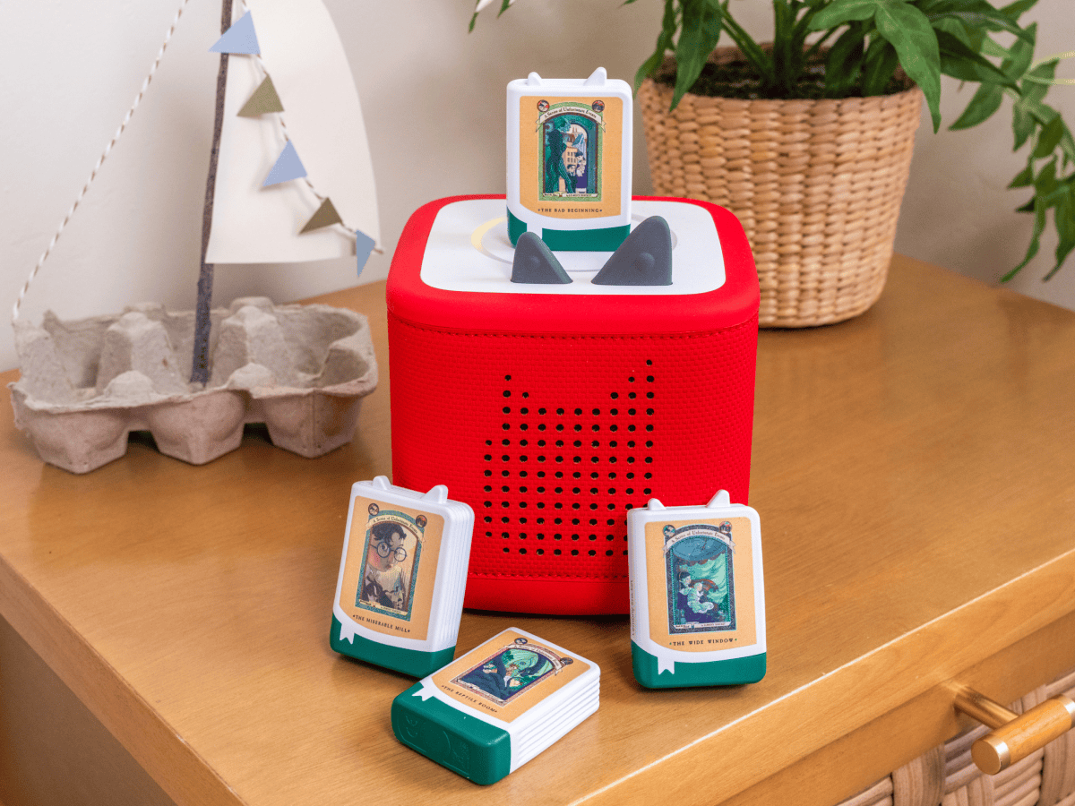 Lifestyle Image Of A Toniebox 2 And A Series Of Unfortunate Events