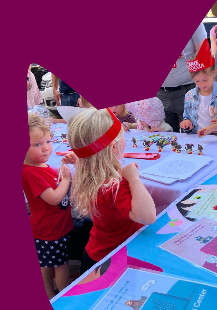 Children enjoying crafts together with Tonies