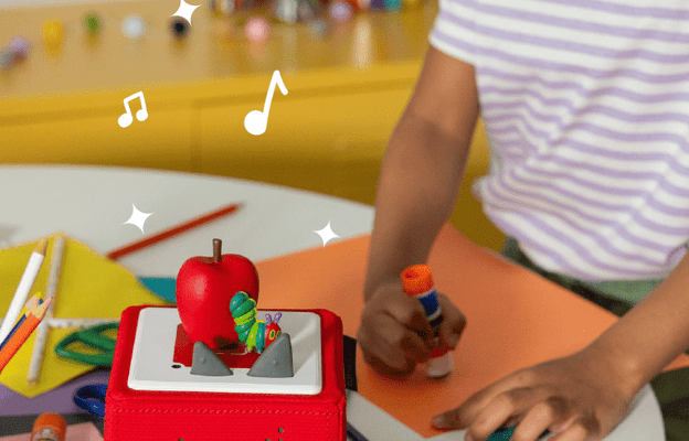 Arts and crafts time with Tonies for an engaging multisensory experience