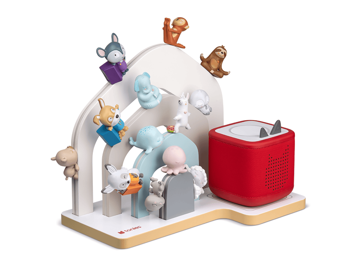 Large House Tabletop Shelf with red toniebox 2 and tonies