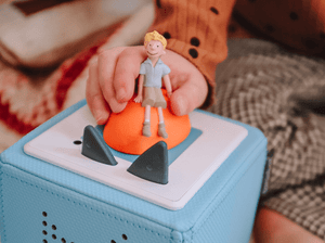 Child Playing With Roald Dahl: James & The Giant Peach Tonie