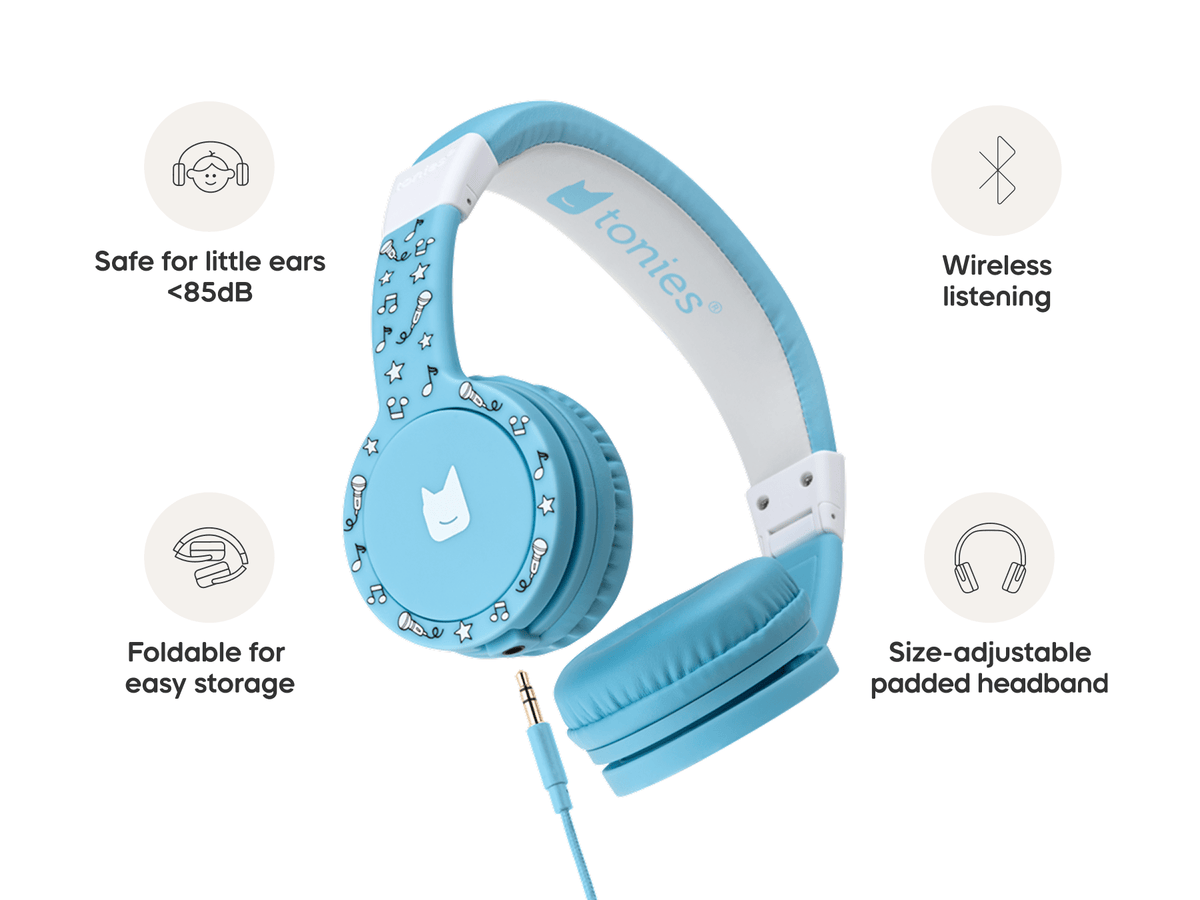 blue wired headphones for kids are easy to use and comfy to wear