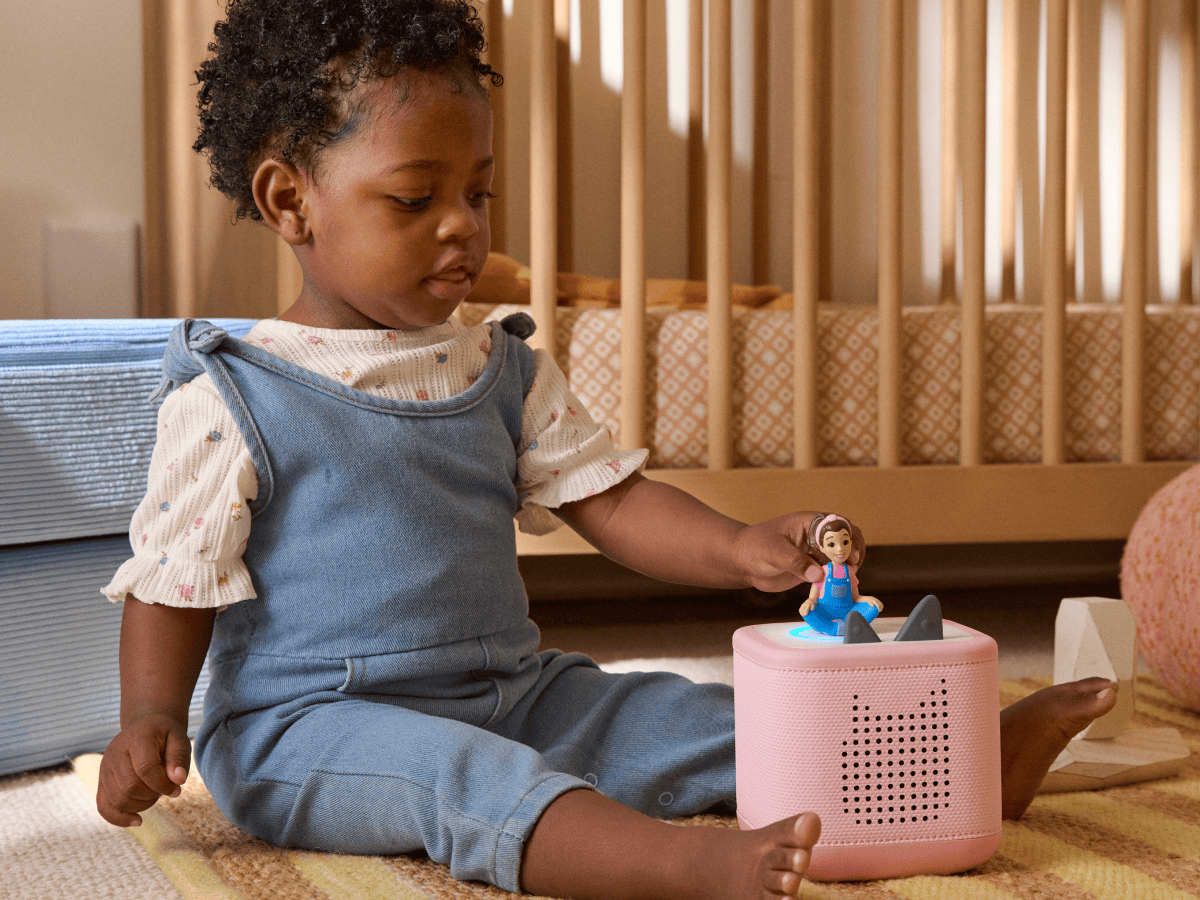 Child Playing With Cloud Pink Toniebox 2 Starter Set With Ms. Rachel Tonie