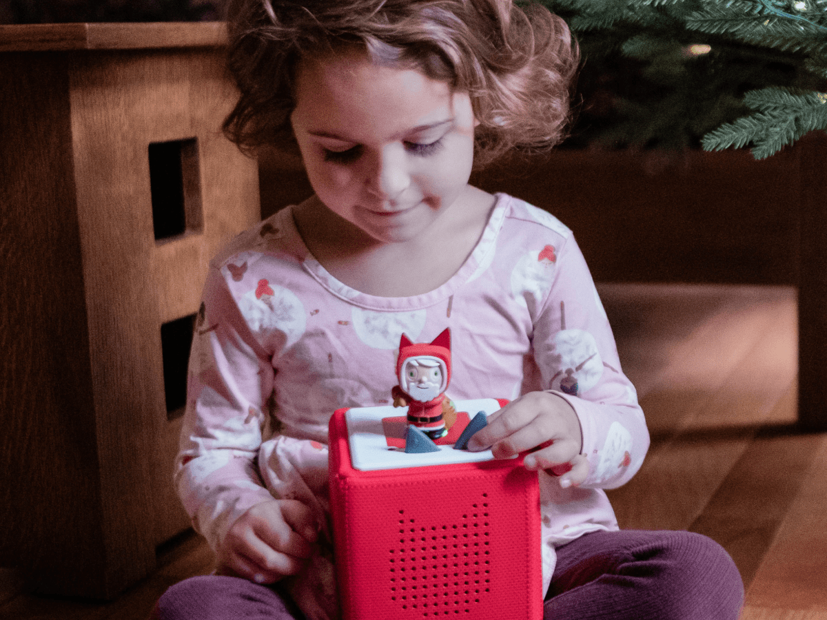 Child Playing With Santa Creative-Tonie